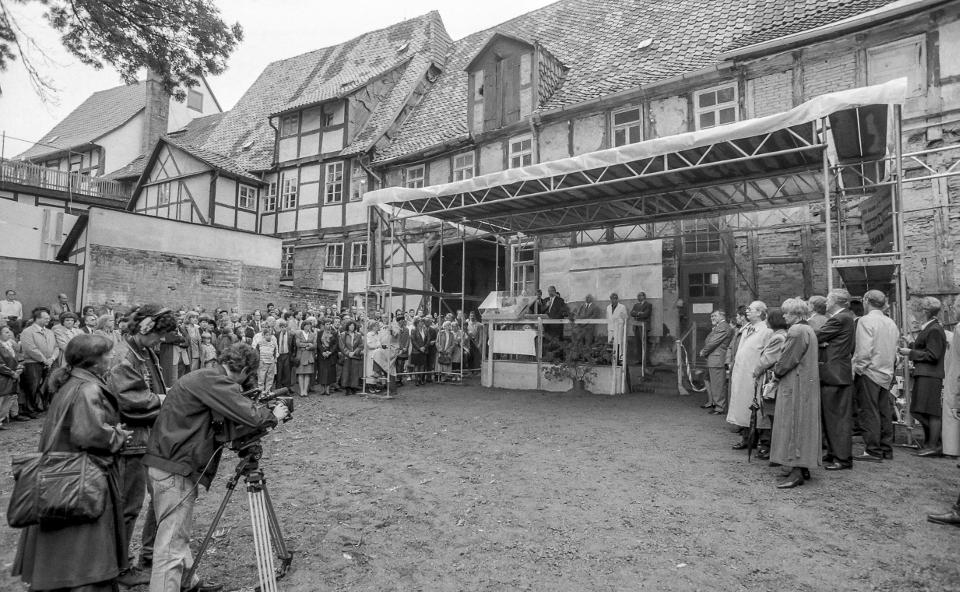 Laying the foundation stone for the extensive extension on 12 September 1993, Photo: Jürgen Meusel